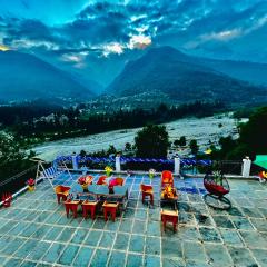 Hotel Hollywood Manali - Scenic River & Mountain View With Premium Rooms Near Mall Road