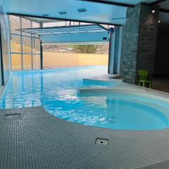 Appartement 2-4 personnes avec 1 chambre - Résidence les 100 lacs à Cauterets avec balcon et piscine chauffée