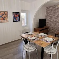 Maison de village à 10min de Béziers et des plages