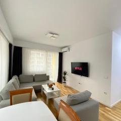 Royal Apartment-FamilyHaven,Park,Modern and Luxury