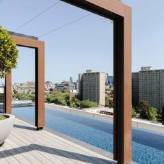 Abbotsford Abode With Pool Parking & Gym