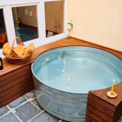 Basso 61, Cozy Oasis with Mini Pool and Courtyard