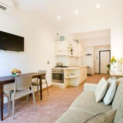 Romantic Hideaway 5 min Walk from Central Station