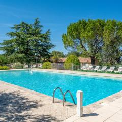 Small stone mas T2 in a tourist residence