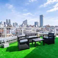 6th floor 602 with elevator, 700 meters walk from Nishi-Shinjuku Gochome 4 minutes to Shinjuku, 75 square meters plus 30 square meters of large balcony