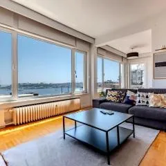 5-Bedroom Apartment with Sea View