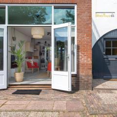 Nina's Beach House 2 " Free Parking "