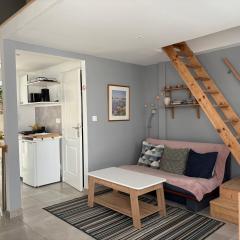 Petite maison chaleureuse proche du centre