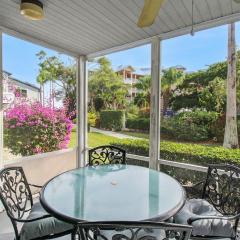 2BR ground floor Siesta Key condo steps from the pool and short walk to the beach