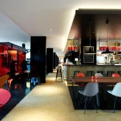 citizenM Schiphol Airport