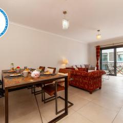 Luxury 2 bed w Terrace Pool