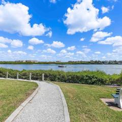 Relaxing Siesta Key condo with private beach access