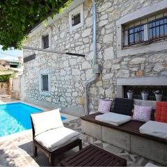 Stunning Home In Porec