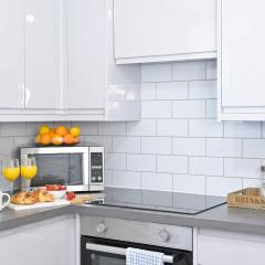 Spacious 2 Bed Flat in Central Plymouth