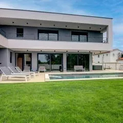 Lovely Home In Stokovci