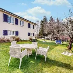 1 Bedroom Amazing Apartment In Treignac