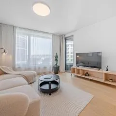 Cloud 9 Sky Park Elegance - Brand New Apartment with Stunning Views