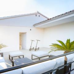 Charming New Beachside House up to 8 Beds!