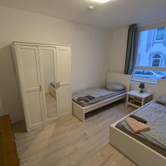 Moderne Wohnung im Erdgeschoss mit Terrasse I ruhige Umgebung