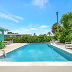 The Palmside Escape Heated Pool, Putt, Relax