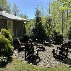 Beautiful Fully Furnished Cabin with Hot-Tub and Game Room in Gatlinburg, Tennesse