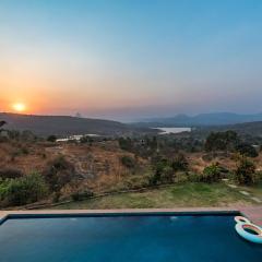 CosmicStays The Sundown Private Pool Villa near Pawna Lake