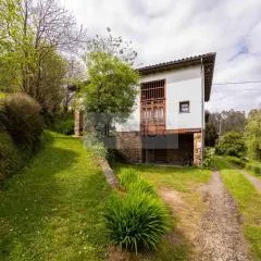 La Casona De Pravia I By Silastur