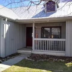Outstanding Views! Golf, Mountains, Fireplace