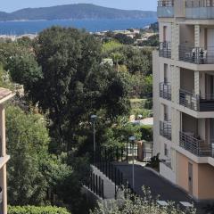 Apartment with terrace near the beach