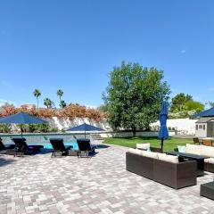Luxe Desert Home with Heated Pool 3 Mi to Kierland!