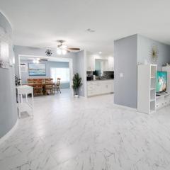 Gorgeous 3 BR home minutes from Siesta Key - Edgewater Bungalow