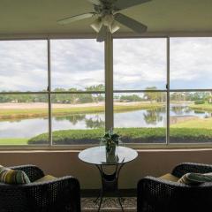 Charming lakefront condo located in the desirable community of Palm Aire