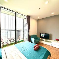 Lux Studio, Center Position, Quick To Airport, Next to Marriott And Nation Convention Centre