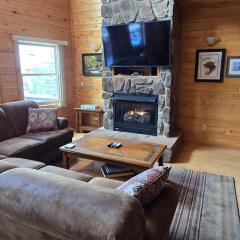 Villa With A View- 4 bedroom townhouse with lake and ski slope views