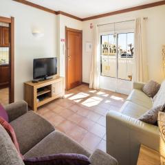 Apartment near Praia do Carvalho Beach