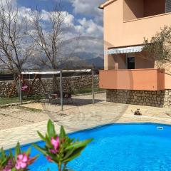 Stunning Home In Zdrilo