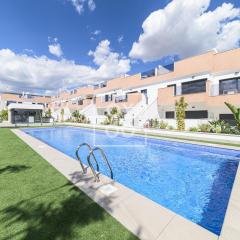 La Rambla Sky Penthouse - Rooftop BBQ pool near beach - by Oyoostays