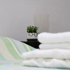 NANAs House - Entire Old House with private Yard