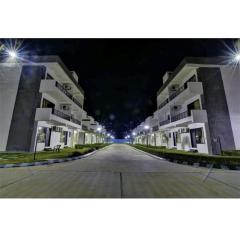 Hotel Super Townhouse Omaxe Eternity vrindavan near Prem Mandir