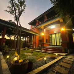 Relaxing Home in the Garden with Shuttle & Long Stay