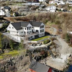 Beachfront Villa with Jacuzzi, Cinema & Canoe