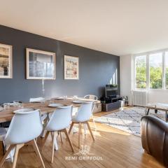 Family Stay - In the Heart of Honfleur 8 guests Private Garden