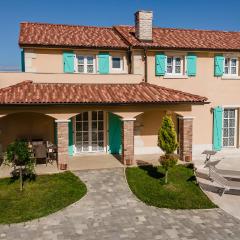 Casa Blu with pool