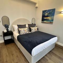 A Cozy Magical Retreat at Knightwood Oak, New Forest
