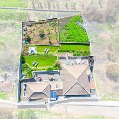 NEW! Nature Paradise with Ocean View & Hot Tubs