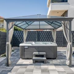 Luxury apartment with jacuzzi in Trogir