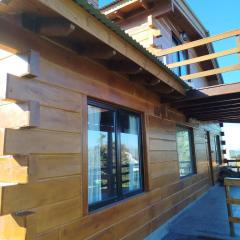 Cabaña de quebracho de dos pisos