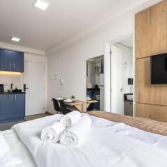 O Azul Cheio de Estilo com Piscina e Academia