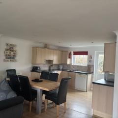 Cornwall Lodge sleeps 8 full Holiday Park Access