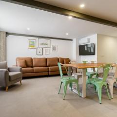 Buhaira suites, free parking and subway